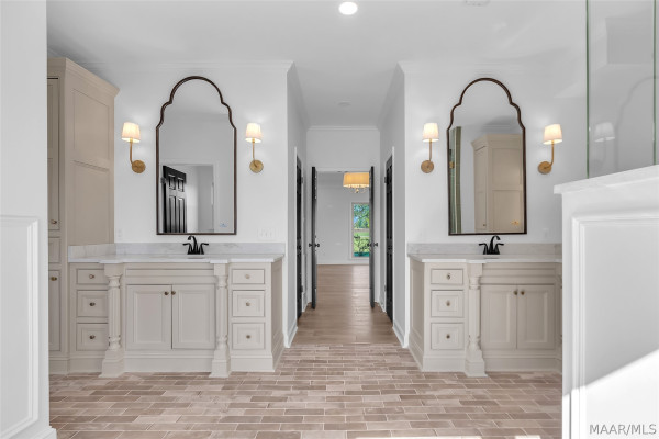 89 Oak Leaf Court