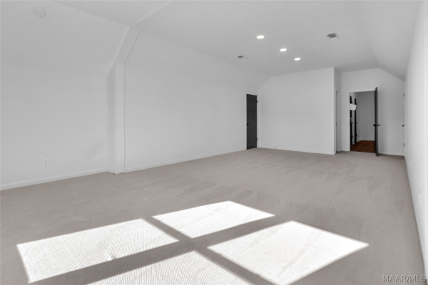 89 Oak Leaf Court