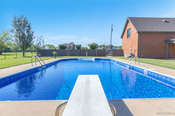 89 Oak Leaf Court