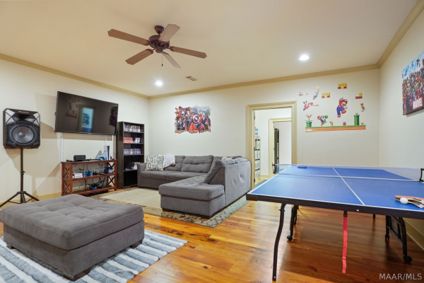 7532 Lakeridge Drive