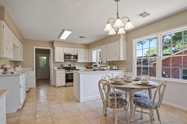 3719 Cricklewood Drive