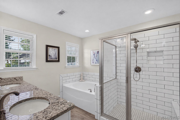 9134 WHITE POPLAR Circle
