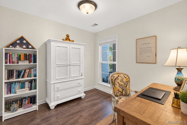9134 WHITE POPLAR Circle