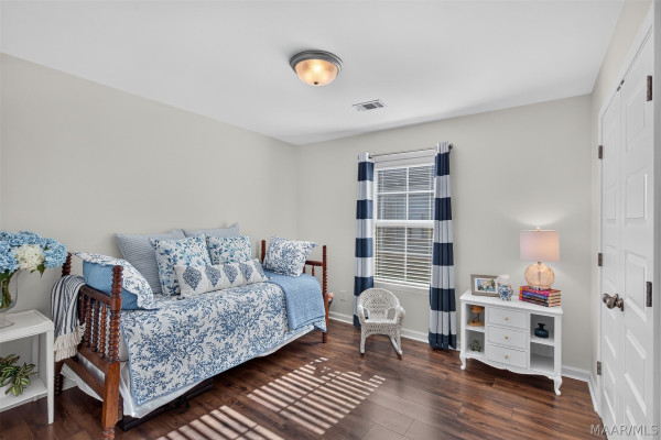 9134 WHITE POPLAR Circle