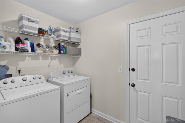 9134 WHITE POPLAR Circle