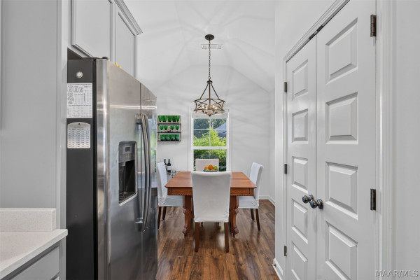 9134 WHITE POPLAR Circle