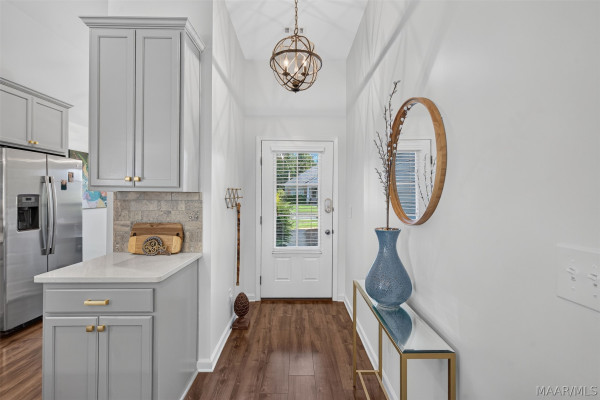 9134 WHITE POPLAR Circle