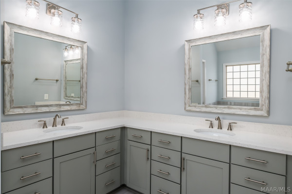 9266 Crescent Lodge Circle