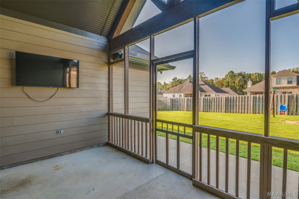 9266 Crescent Lodge Circle