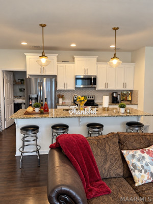 6336 Burbank Crossing Loop