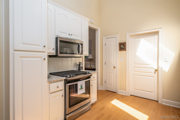9806 Mid Pines Court