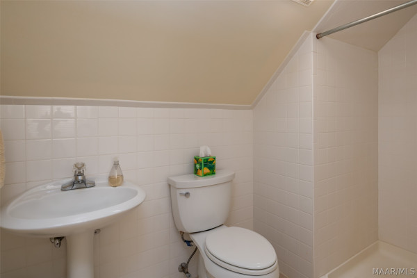 9806 Mid Pines Court