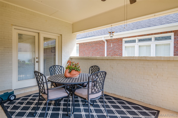 9806 Mid Pines Court