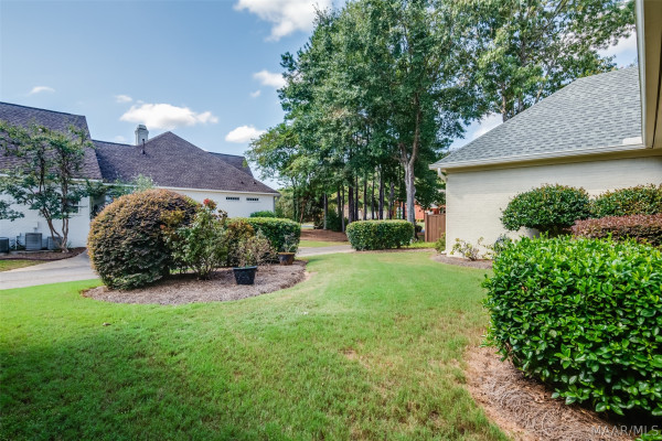 9806 Mid Pines Court