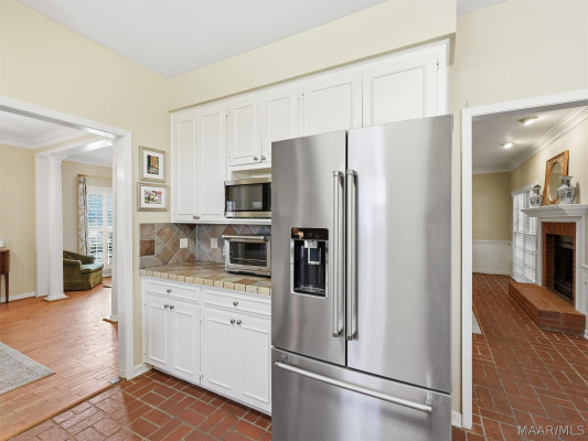 3207 Lancaster Lane