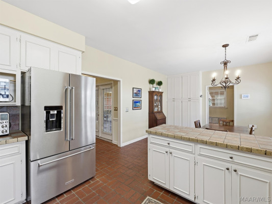 3207 Lancaster Lane