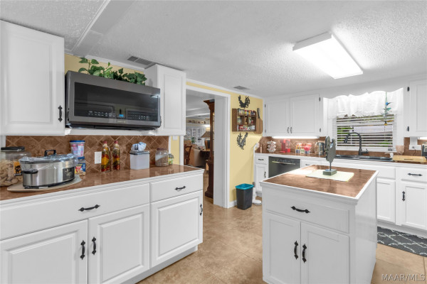 3932 Sunset Drive