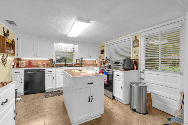 3932 Sunset Drive