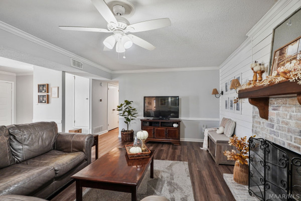 2331 N Cobb Loop
