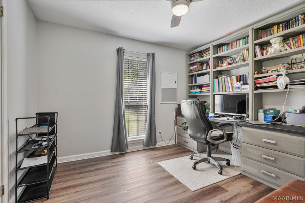 2331 N Cobb Loop