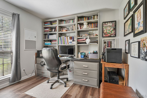 2331 N Cobb Loop