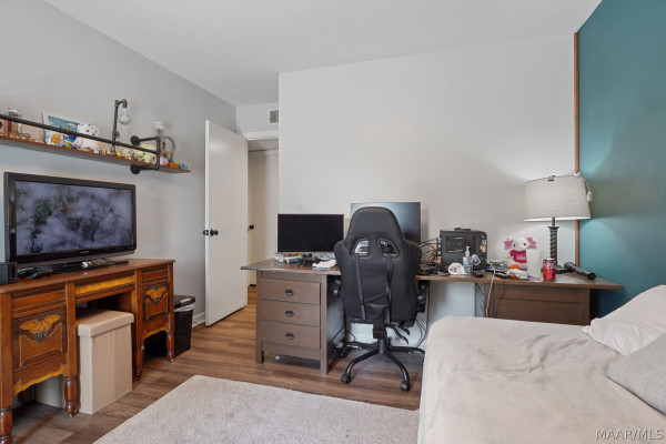 2331 N Cobb Loop