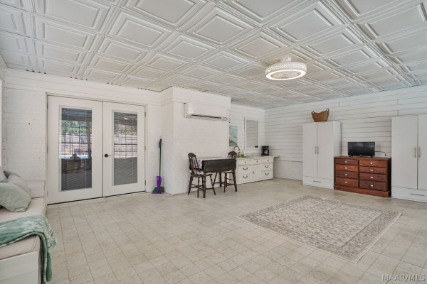 2331 N Cobb Loop