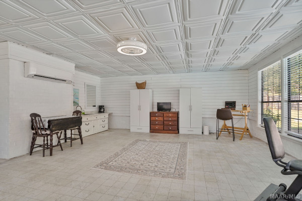 2331 N Cobb Loop