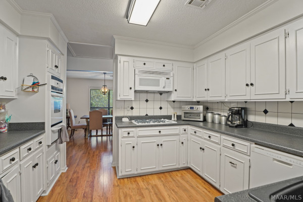 166 LEDYARD Drive