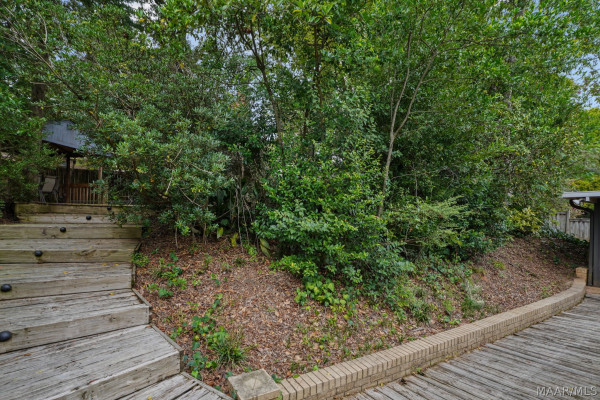 166 LEDYARD Drive