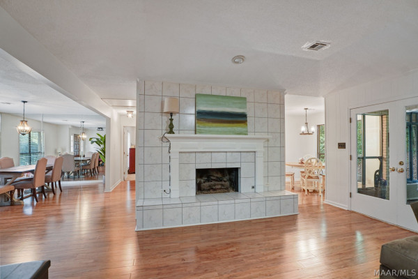 166 LEDYARD Drive