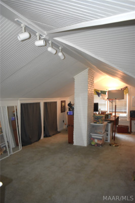 3135 CLOVERDALE Road