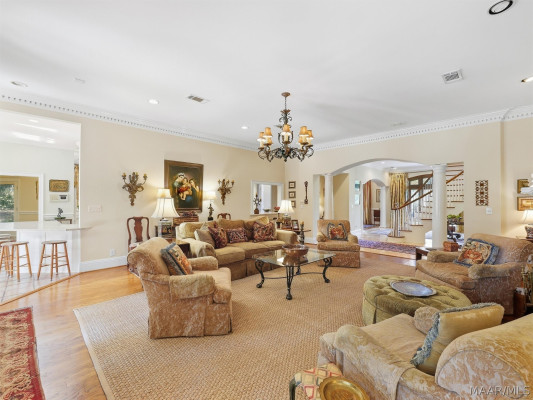 3201 Colline Close