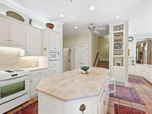 3201 Colline Close