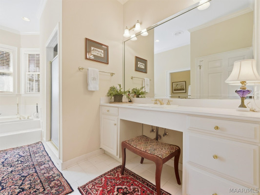 3201 Colline Close