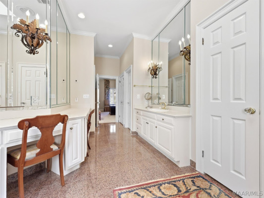 3201 Colline Close