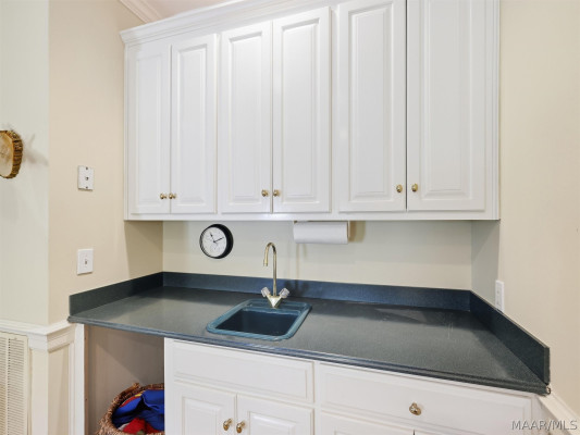 3201 Colline Close