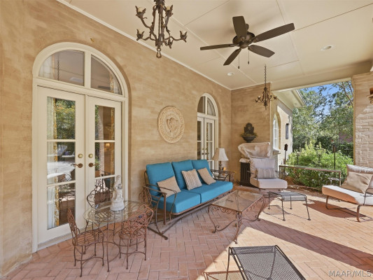 3201 Colline Close