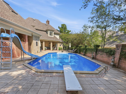 3201 Colline Close