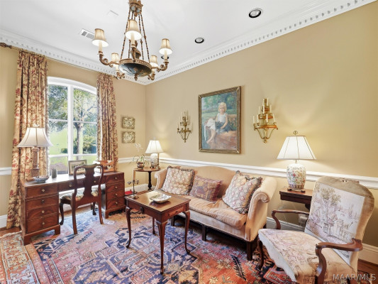 3201 Colline Close