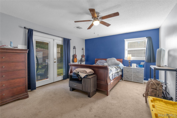 1527 PINERIDGE Court