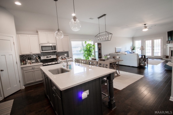 9147 White Poplar Circle