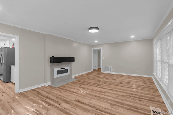 2009 Commodore Street