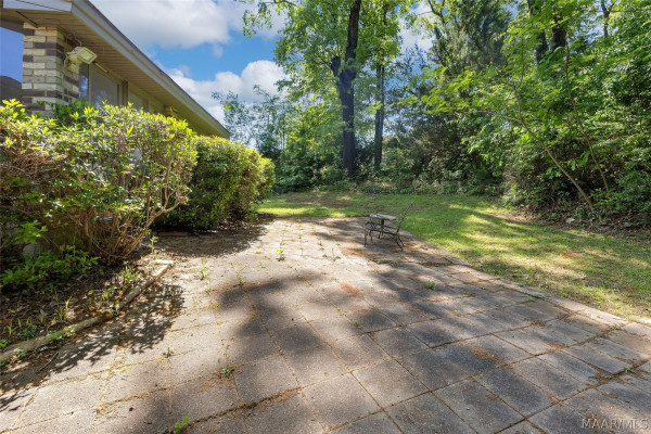 1237 Woodhill Court