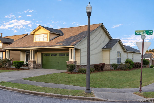 4255 Abbotts Walk