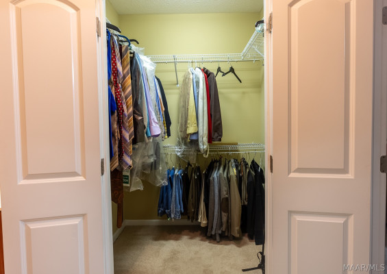 4255 Abbotts Walk