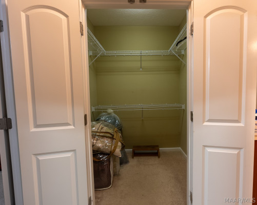 4255 Abbotts Walk