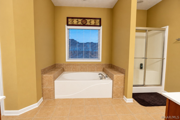4255 Abbotts Walk