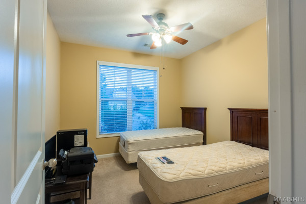 4255 Abbotts Walk
