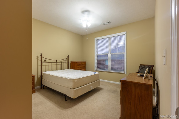 4255 Abbotts Walk
